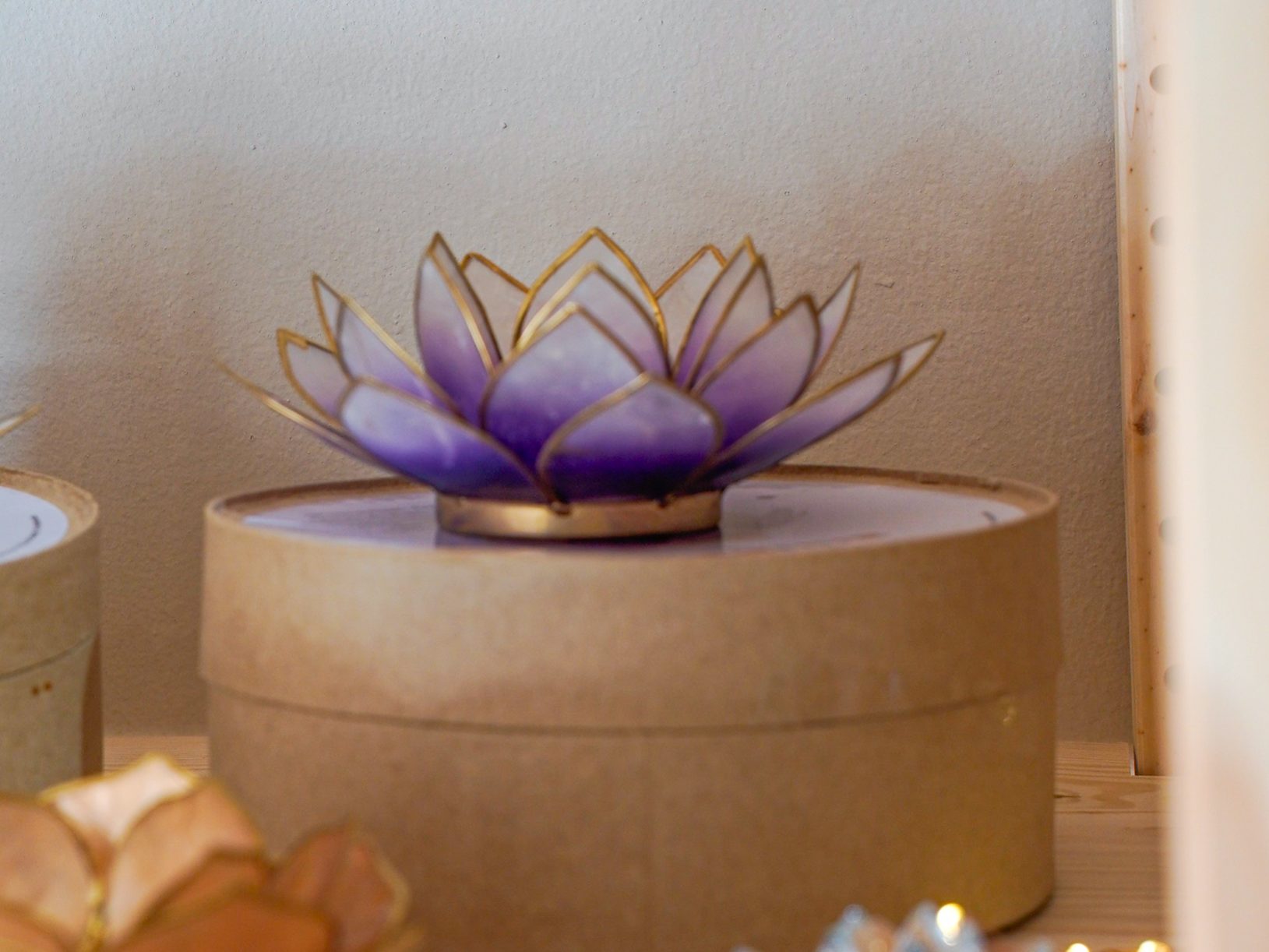 FOTO DE UNA FIGURA DE UNA FLOR DE LOTO